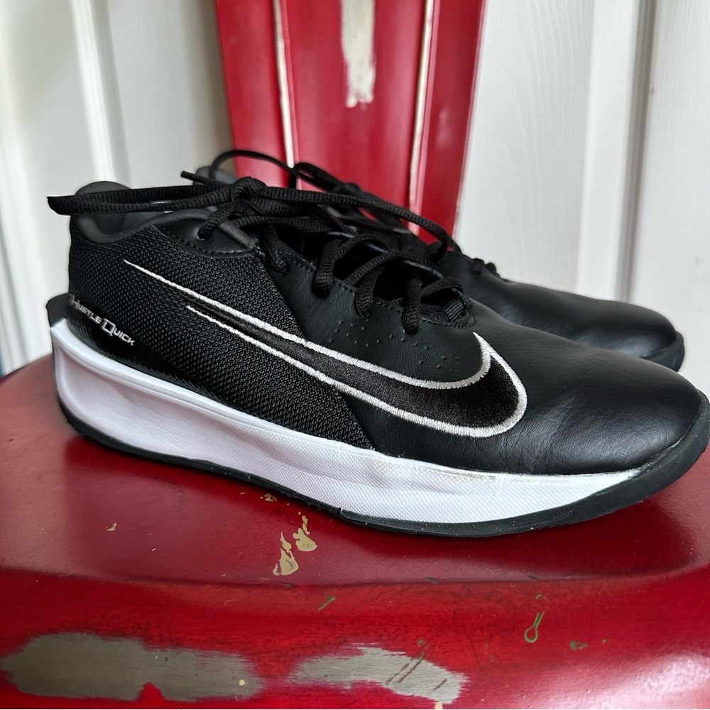 Nike Hustle Quick Black Silver Metallic Basketball Sneakers 7Y